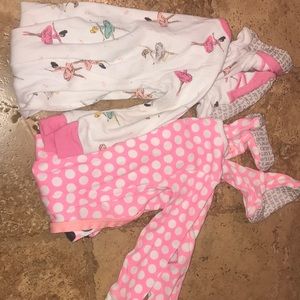 Set of baby girl pajamas
